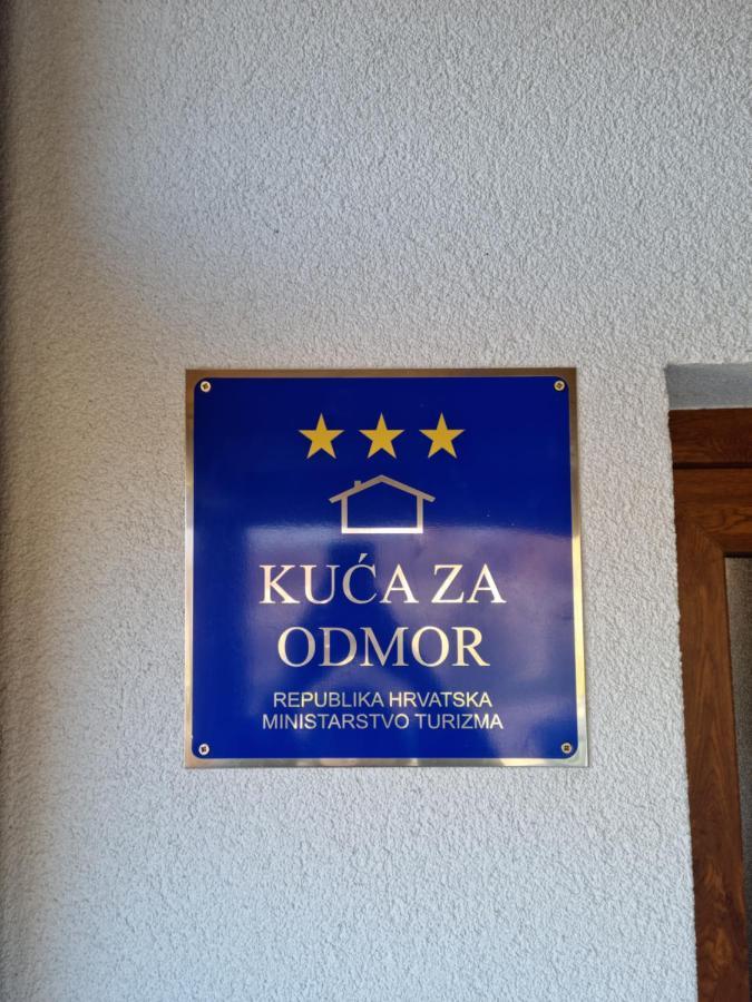 Kuca Za Odmor Baron Villa Kutjevo Exteriör bild